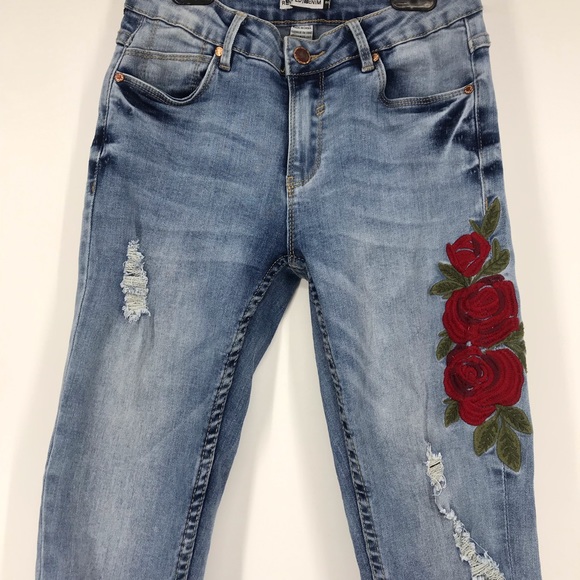 Revamped denim cropped jean embroidered roses 00 - Picture 9 of 12
